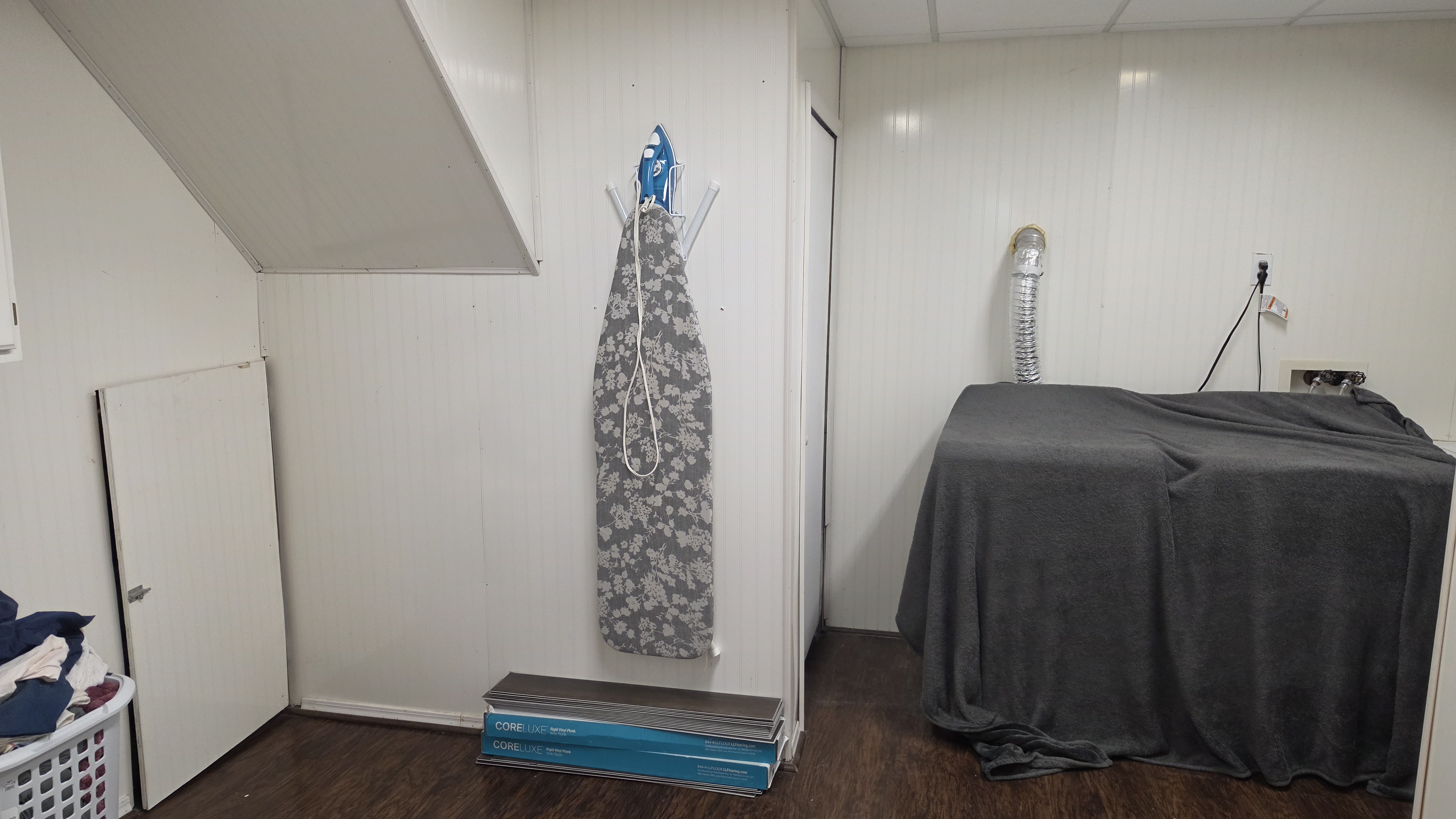Laundry room at 1095 Seabury Drive